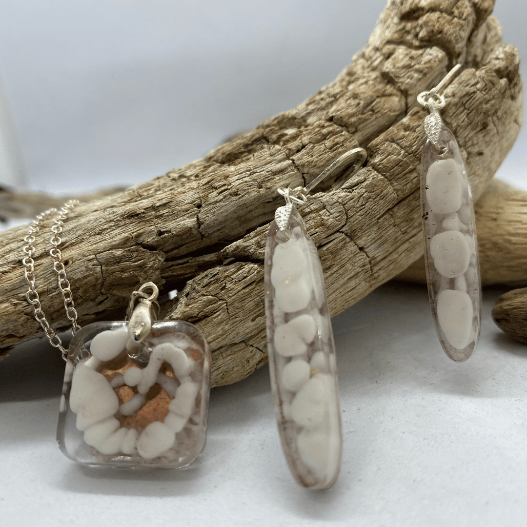 Papuošalų komplektas: auskarai ir pakabukas „Debesų pasaulyje“