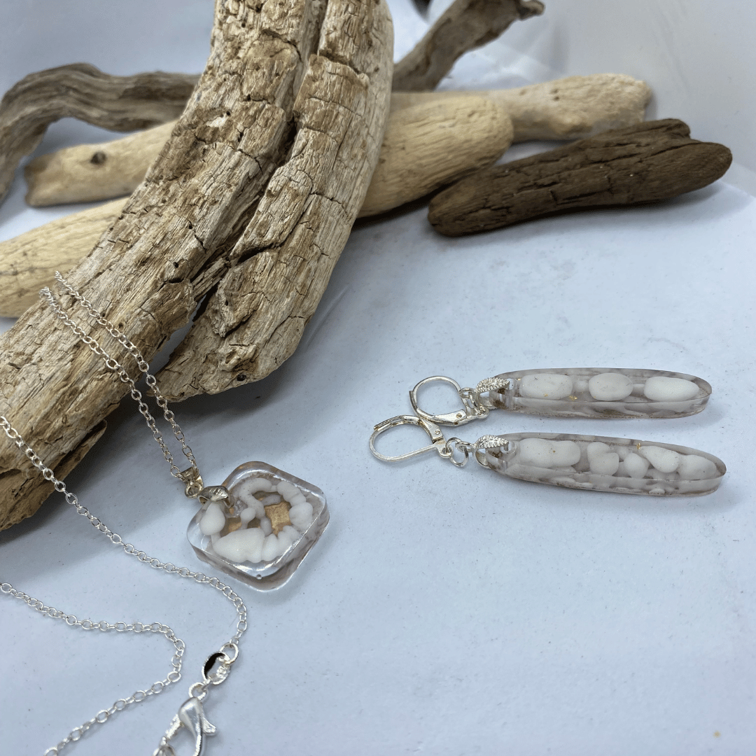 Papuošalų komplektas: auskarai ir pakabukas „Debesų pasaulyje“