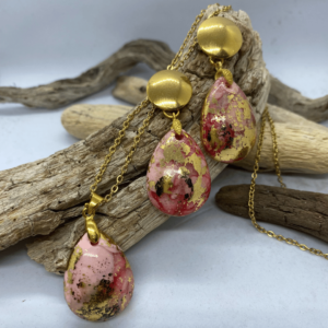 Papuošalų komplektas: auskarai ir pakabukas  „Karalienė“