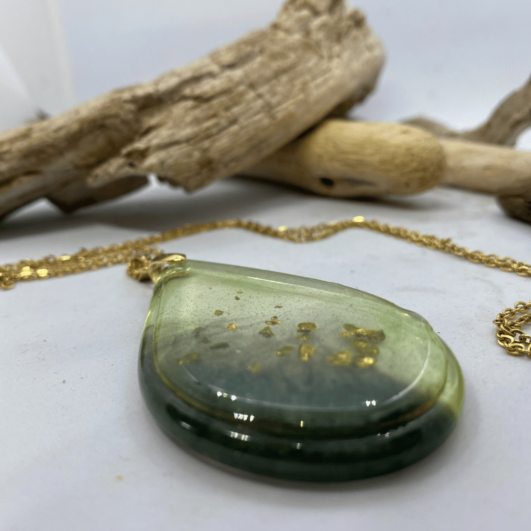 Pakabukas ant kaklo „Gamtos lašas“