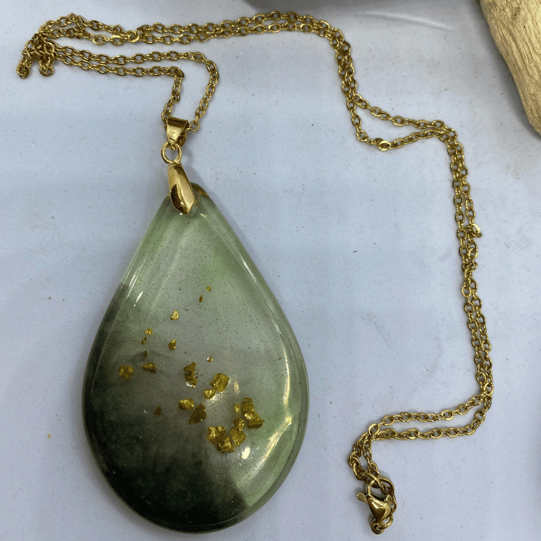 Pakabukas ant kaklo „Gamtos lašas“