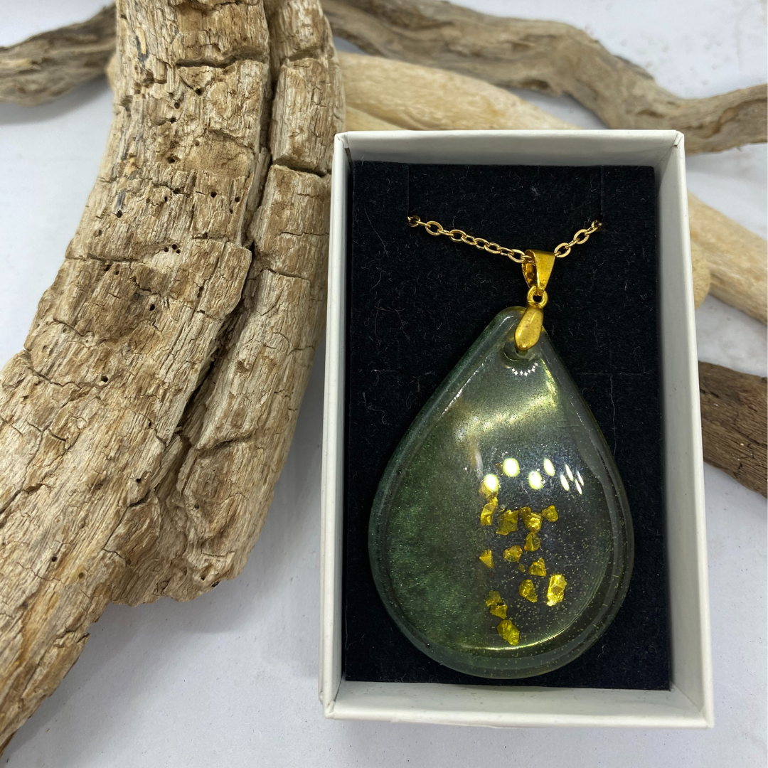 Pakabukas ant kaklo „Gamtos lašelis“