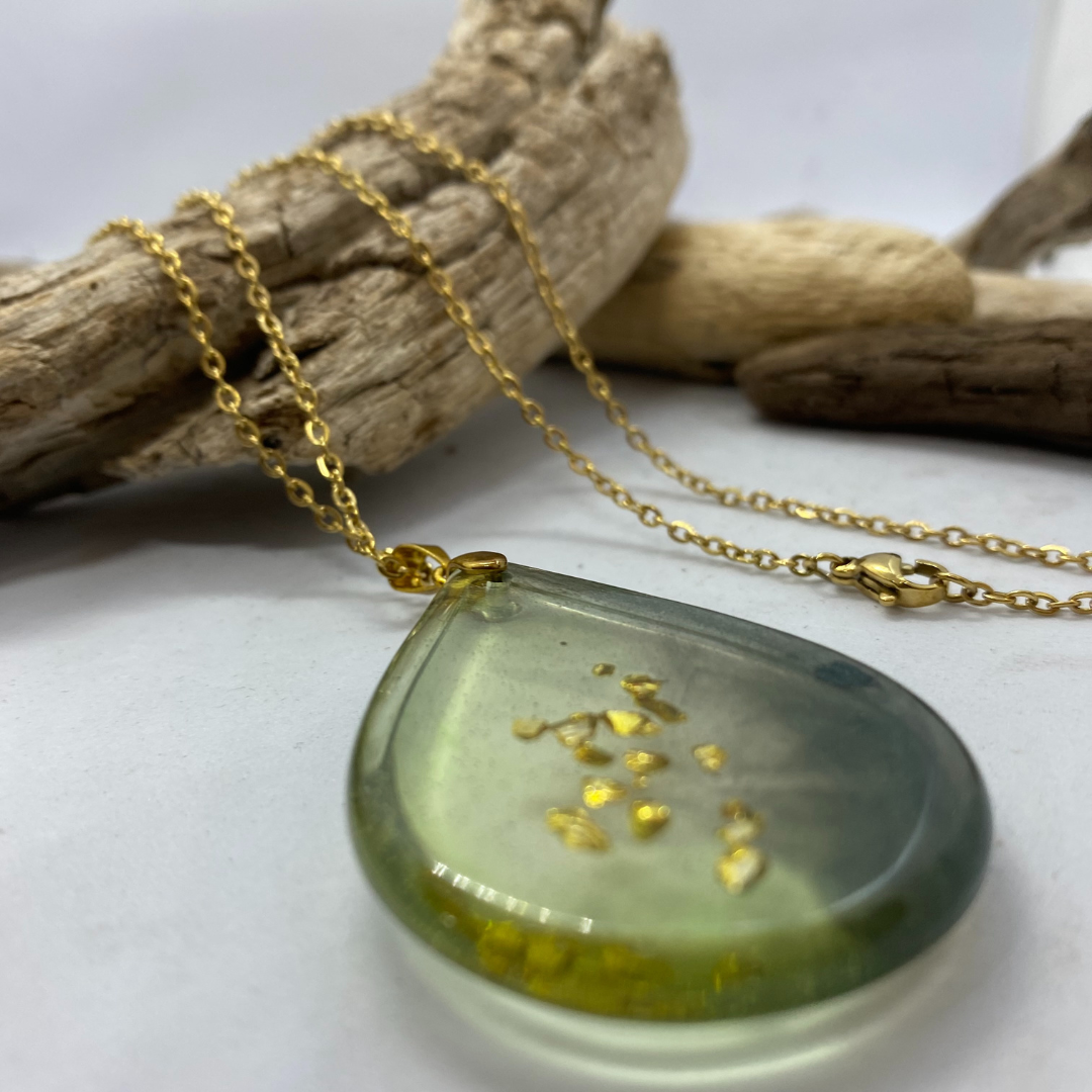 Pakabukas ant kaklo „Gamtos lašelis“