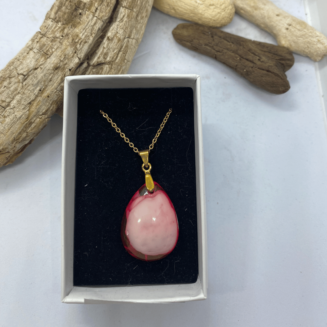 Pakabukas ant kaklo „Karamelės lašas“