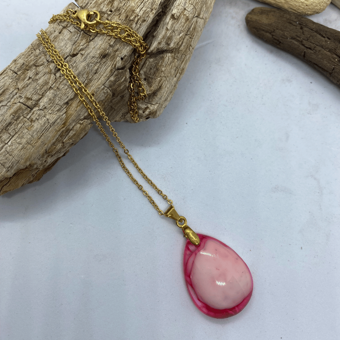 Pakabukas ant kaklo „Karamelės lašas“